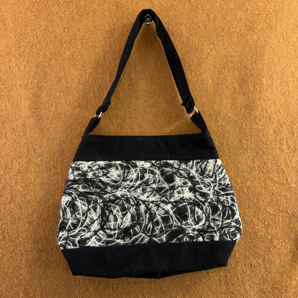 Queen Puff Puff Womens Medium Black White Abstract Wool Shoulder Handbag New